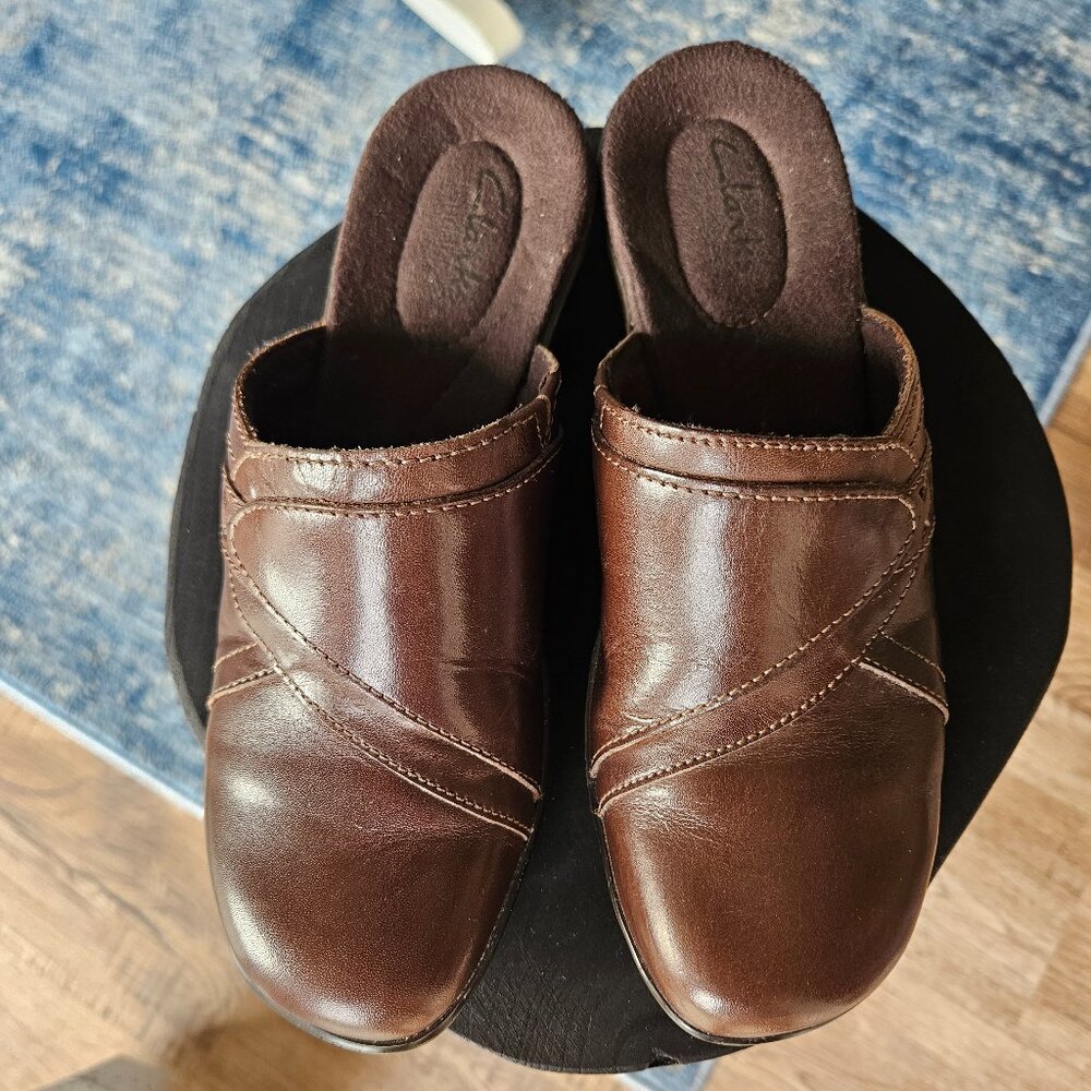 Clarks Boot Style Mule w 2 Inch Platform Brown Size 7